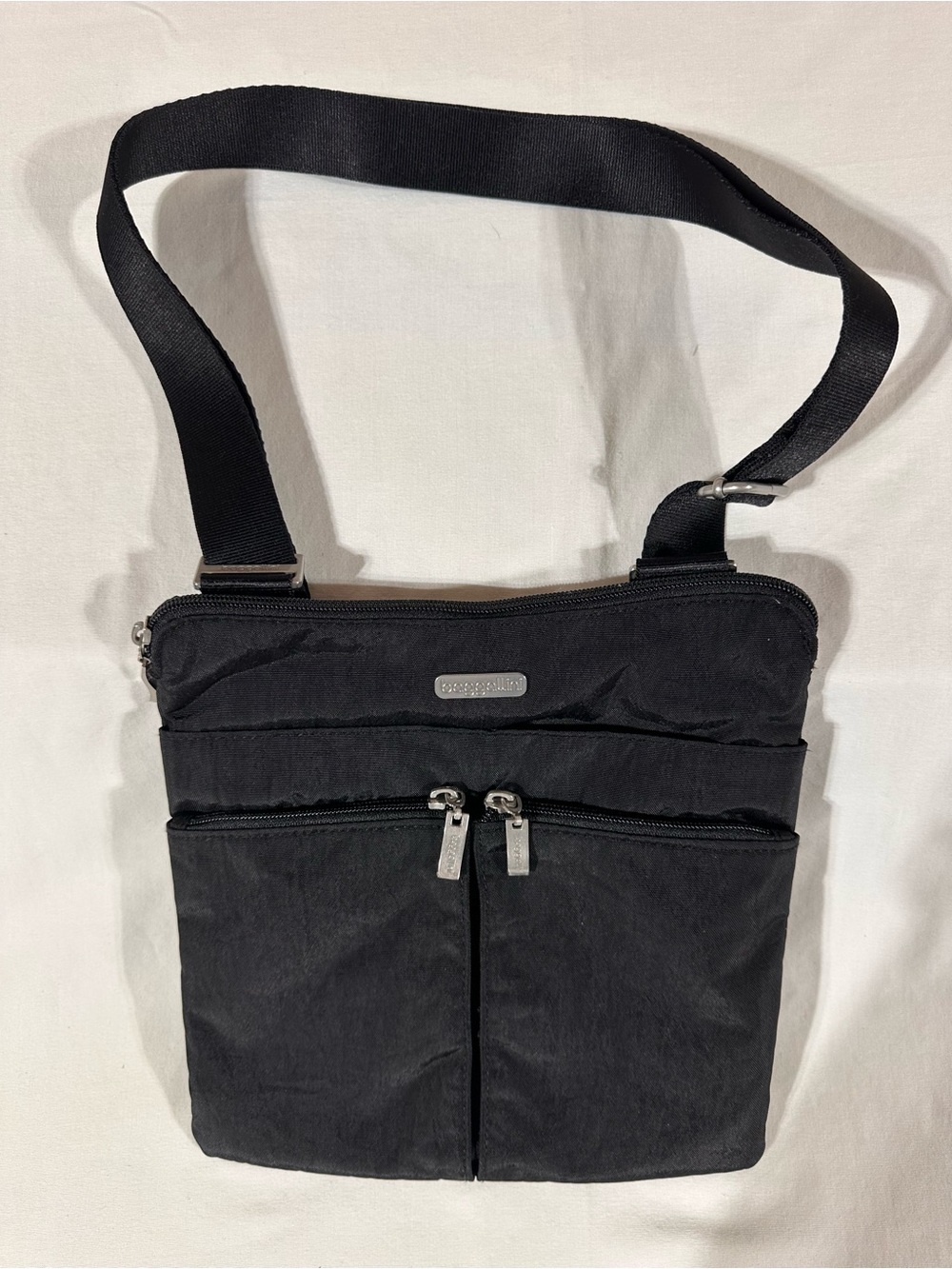 Baggallini Black Lightweight Crossbody Messenger Bag